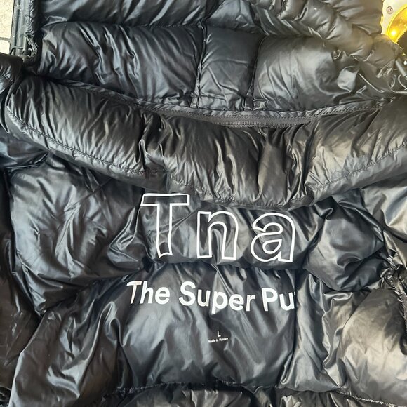 Black Aritzia TNA Super Puff - Picture 4 of 4